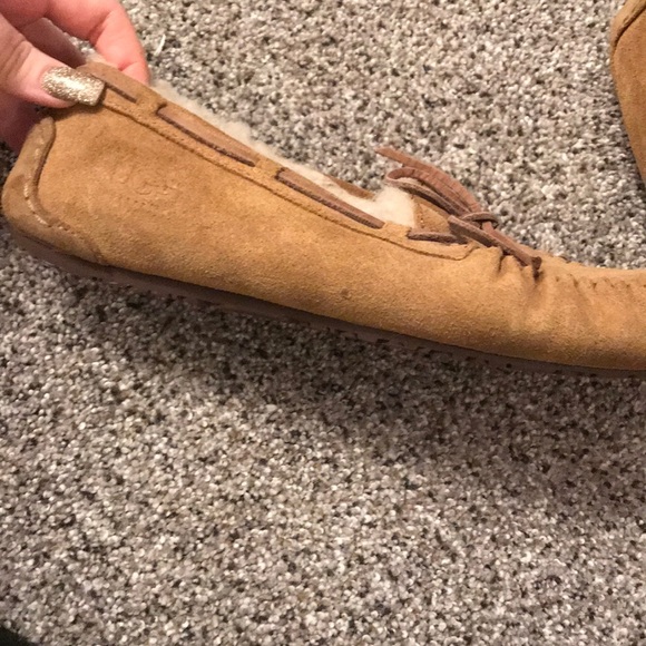 Ugh moccasins - Picture 3 of 4